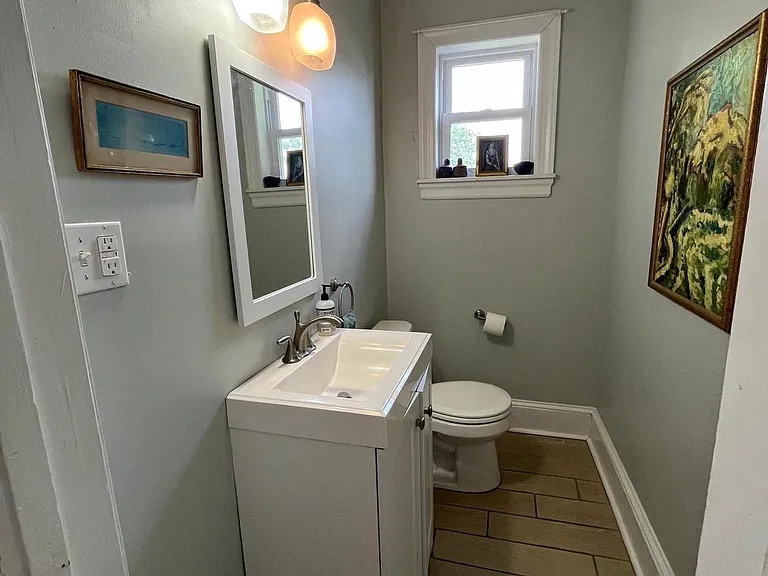 213 Ardmore Ave — Photo 10