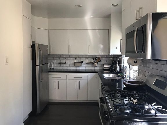 3rd image of 1353 Lucile Ave
