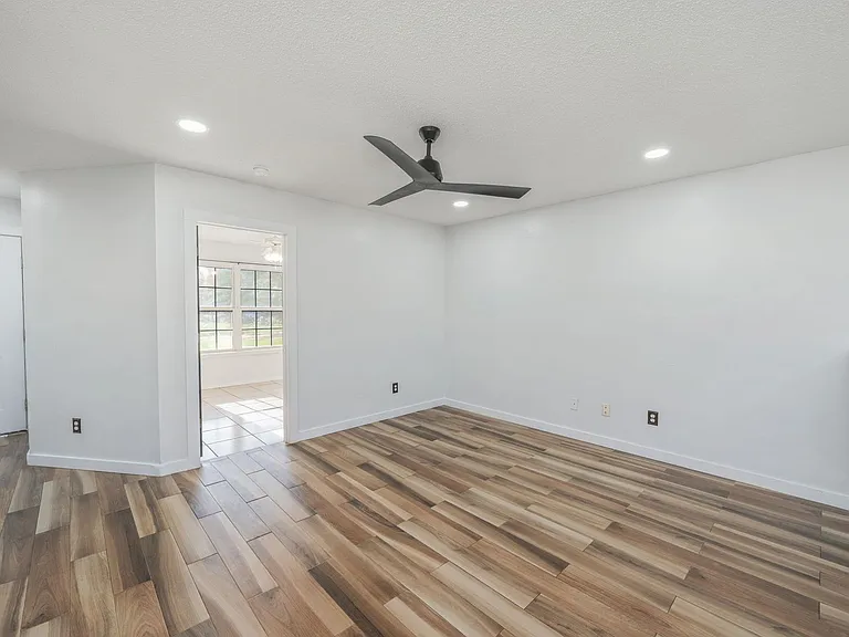 4660 Dove Way — Photo 9