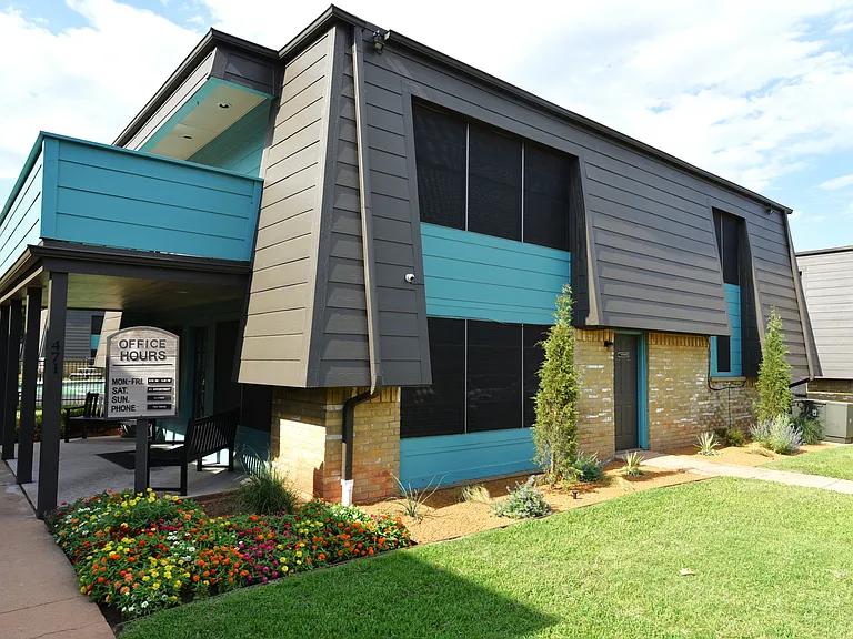 Raintree Meadows Apartments — Photo 1
