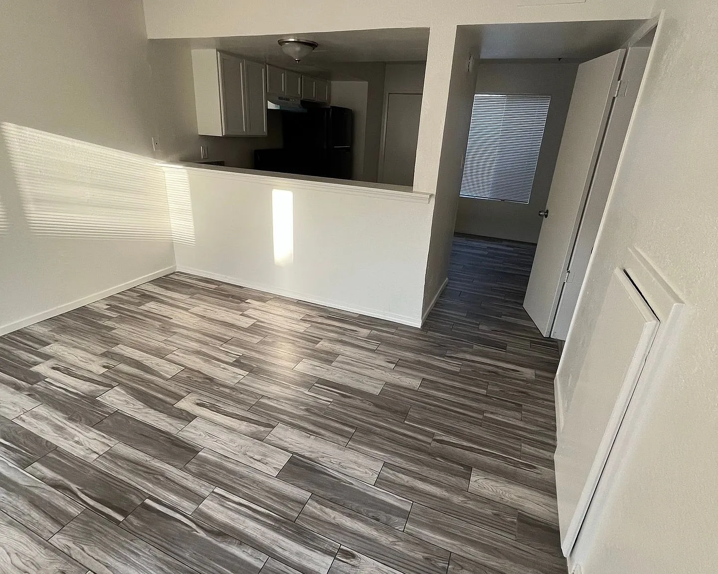 2 bed, 1.5 bath, 800 sqft, $1,400 — Photo 1