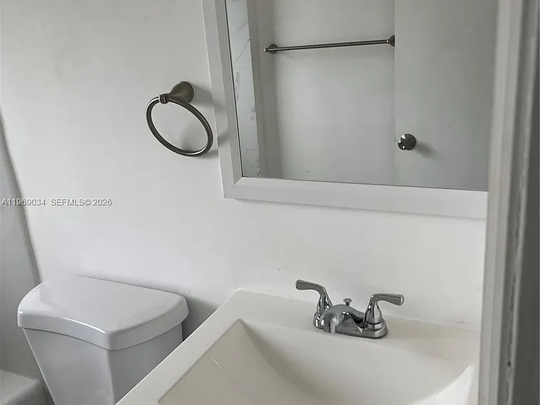 92 Hendricks Isle #6 — Photo 4