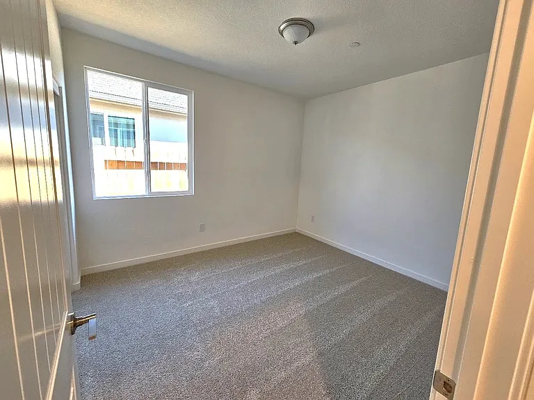 1870 Trinity Ct — Photo 25