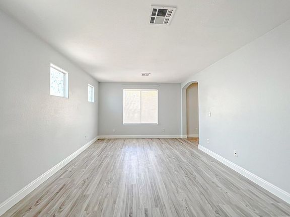 5th image of 5317 Spicebush St