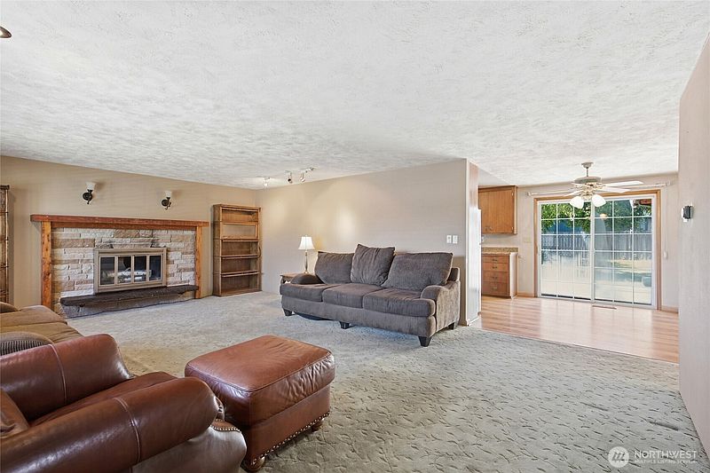 4th image of 24325 16th Avenue S