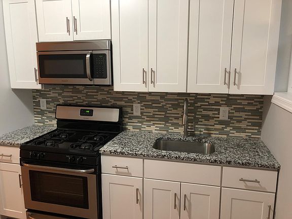 3rd image of 6528 Guyer Ave