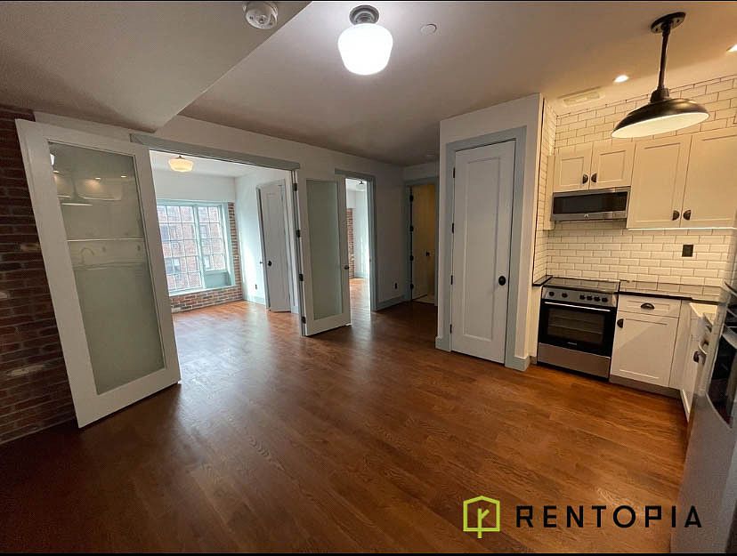 1st image of 30 Brooklyn Ave #4L