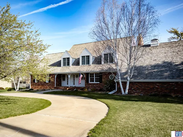 1019 E 2nd St, York, NE 68467