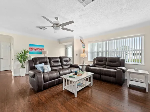 1341 Bayview Dr #Id1438676p, Clearwater, FL 33756