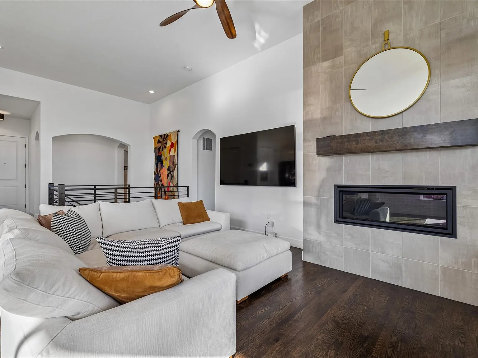 4 bed, 3850 sqft, $5,150 — Photo 4