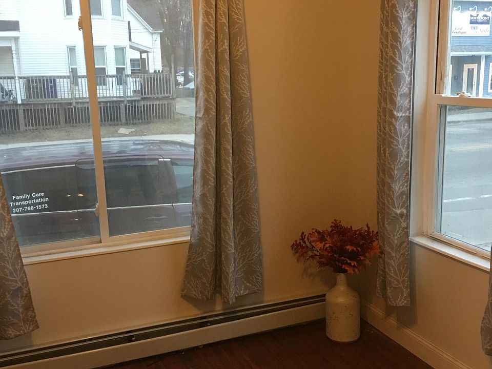 2nd image of 689 Main St