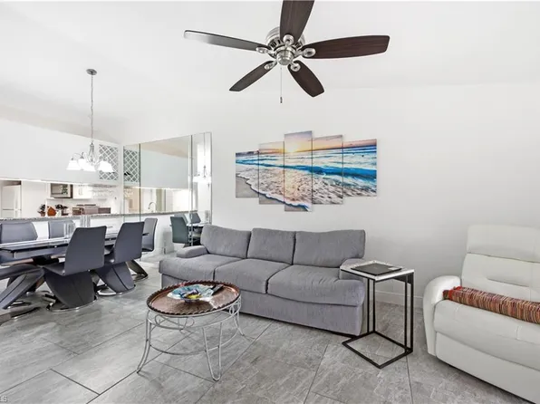 2041 Pine Isle LN #2041, NAPLES, FL 34112