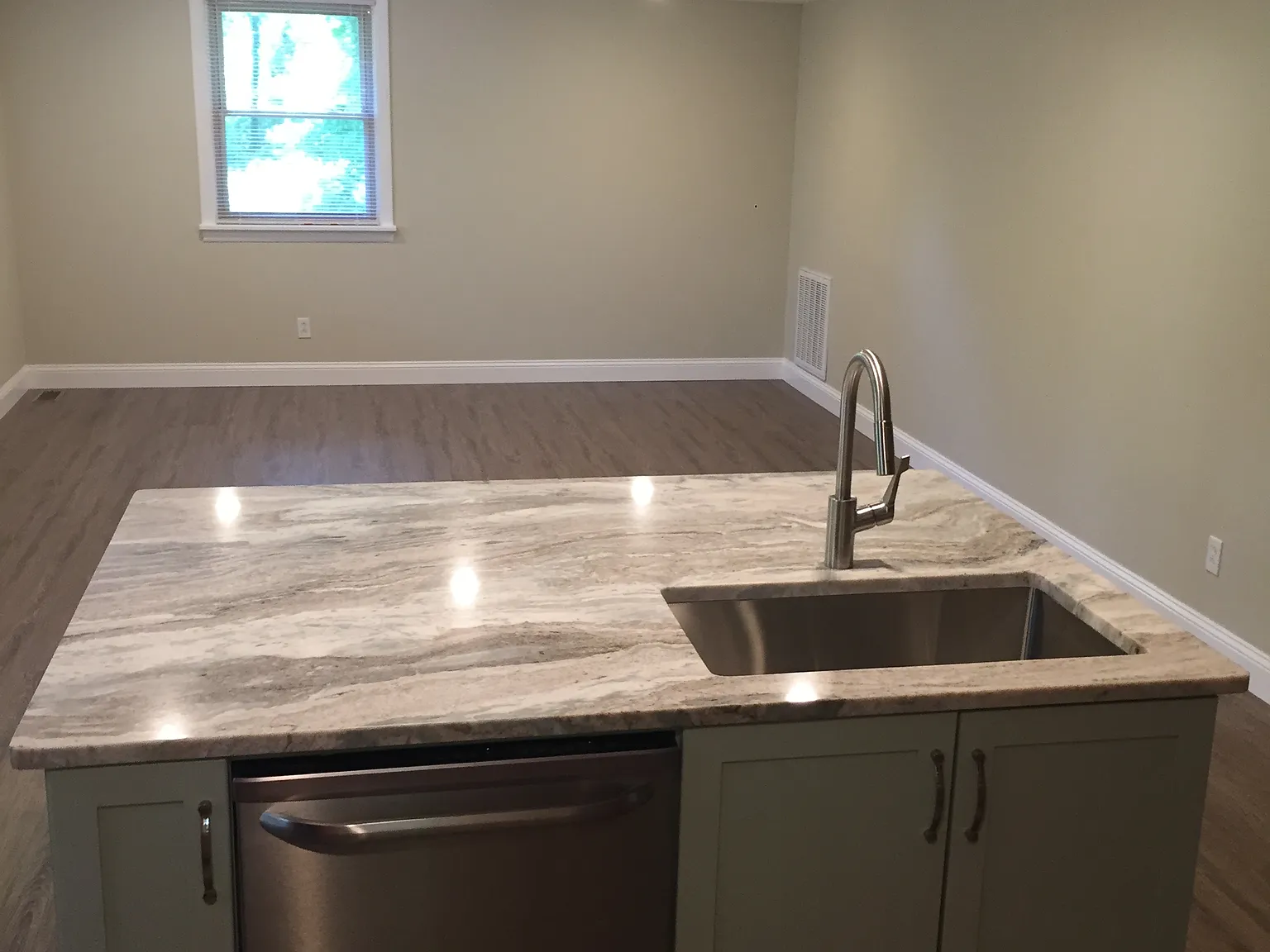 1 bed, $1,200 — Photo 4