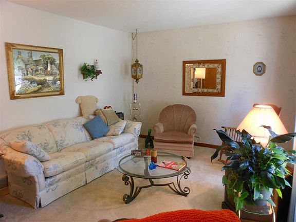 5th image of 2400 S Olive St