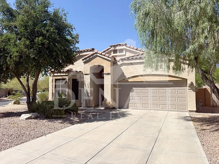 3533 N Desert Oasis — Photo 2