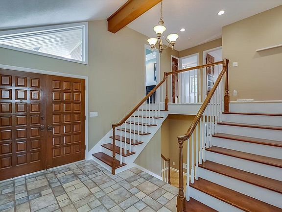 5th image of 6 Justice Ln