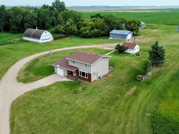 4613 32nd St NE, Maddock, ND 58348