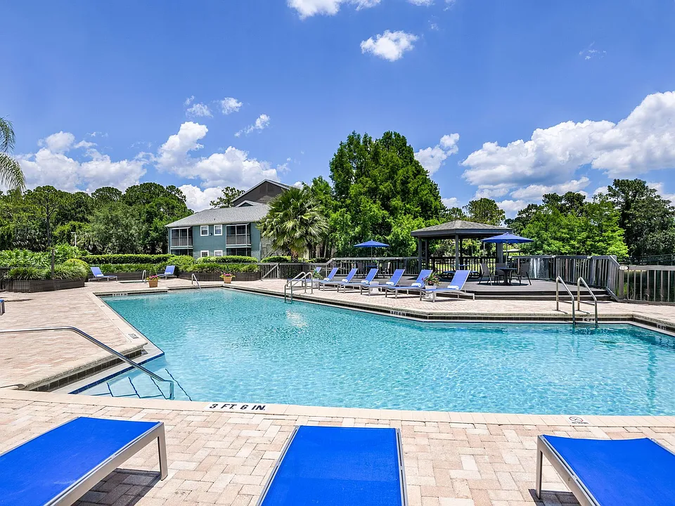 Stonebrook apartments community photo