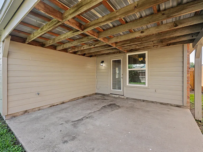 1111 Meadowbrook Dr — Photo 29