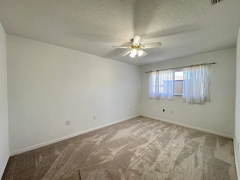 21606 Rosewood Ct — Photo 15
