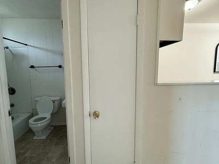 708 N Lincoln St #8 — Photo 9