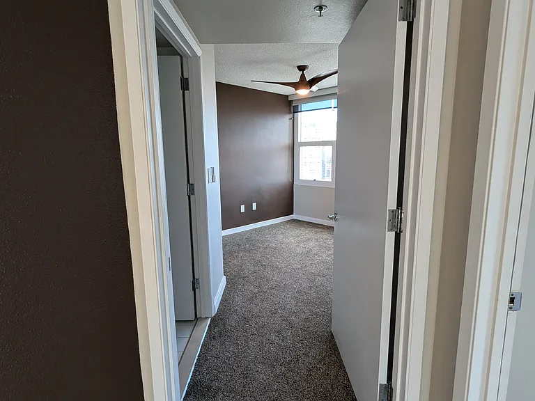 801 S King St #2907 — Photo 42
