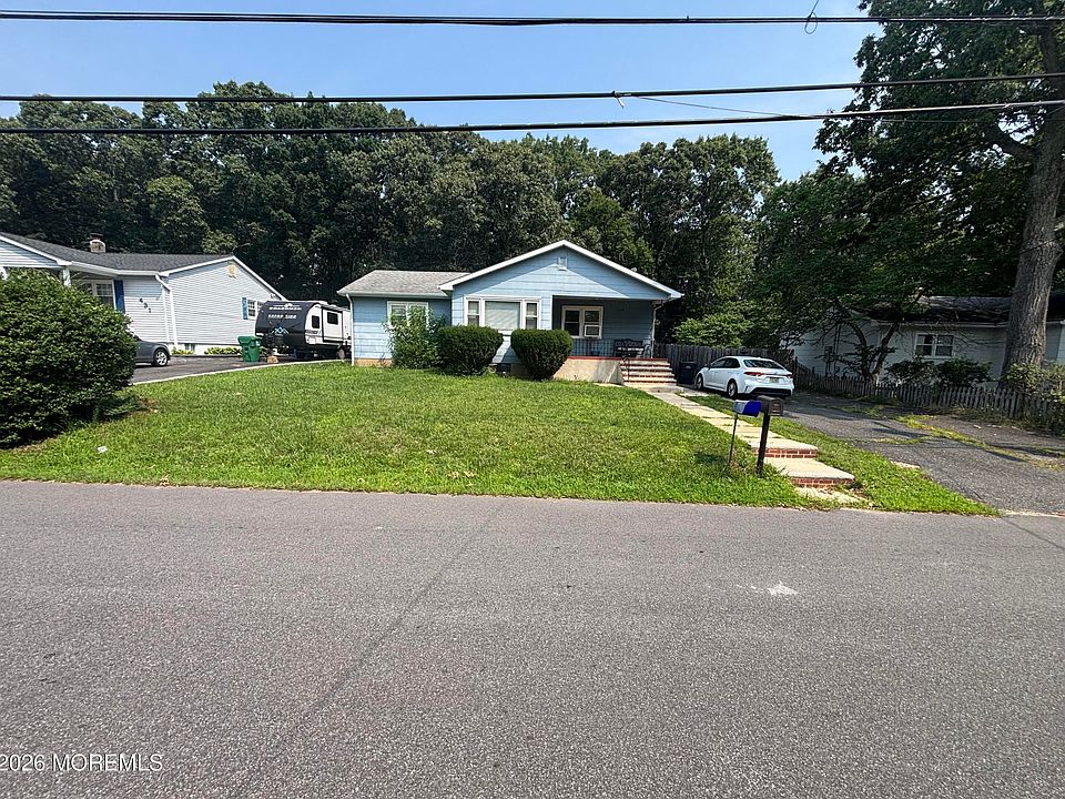 1st image of 429 Shady Lane