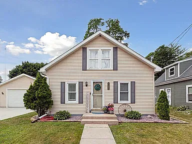 3 bed, 1.5 bath, 984 sqft, $1,950 — Photo 2