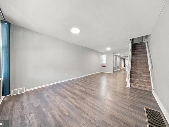 4th image of 1435 Edgmont Ave