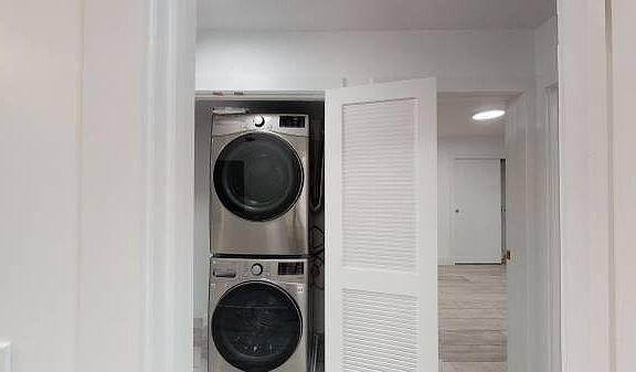 5th image of 2355 Scott St #16