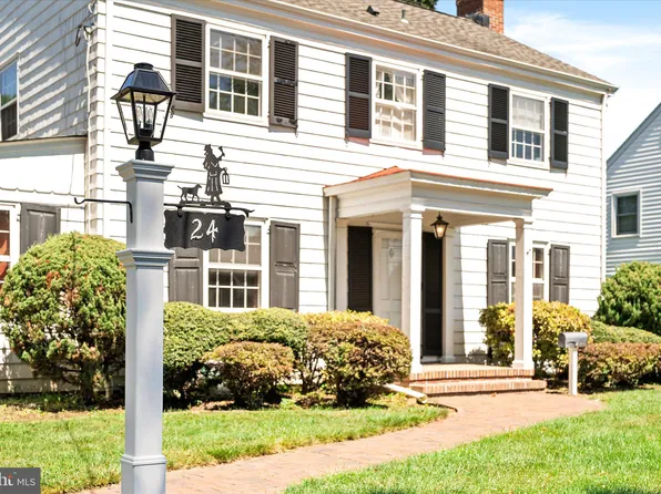 24 Jarvie Dr, Hamilton, NJ 08690