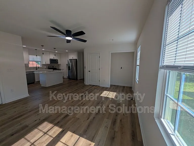 55 Breezewood Dr — Photo 9