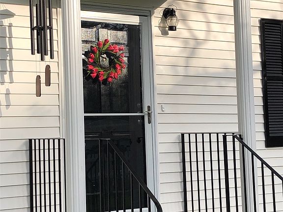 4th image of 520 Elmhurst Ln