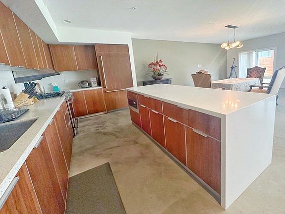 5th image of 482 S Arroyo Pkwy #503