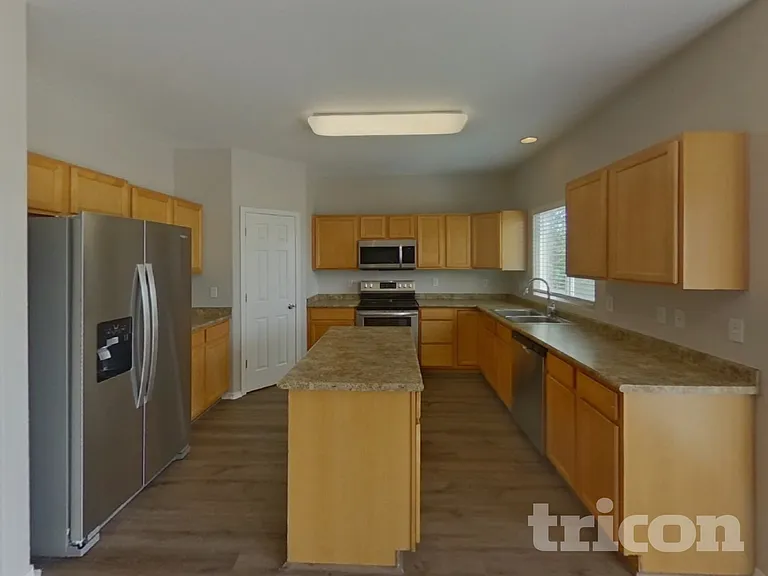 1287 Livingston Ave — Photo 5