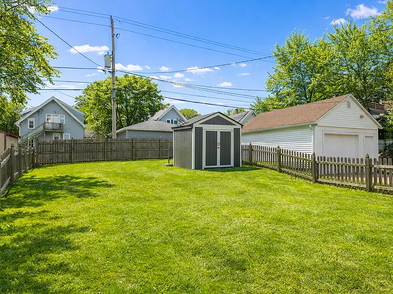 7639 W Lorraine Pl — Photo 10