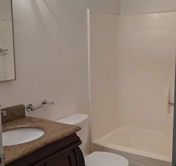 124 Fontana Ave — Photo 8