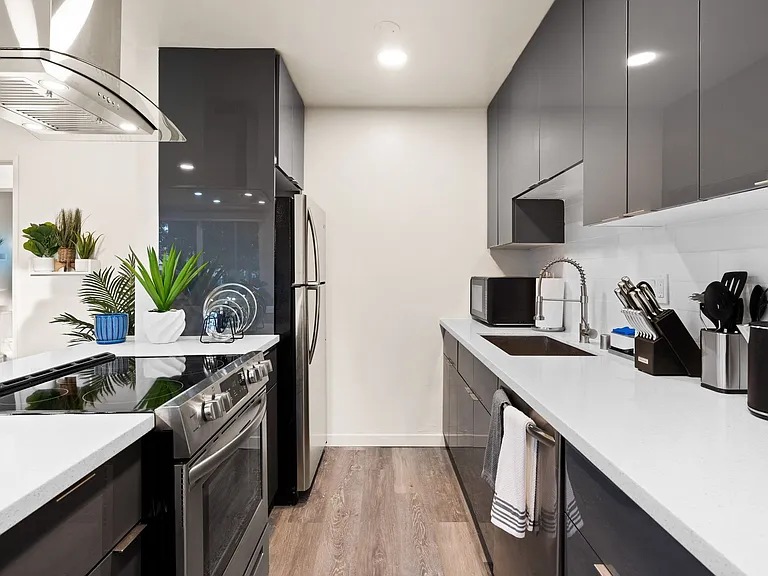 Dunster Dr Apartments, Five Minute Walk to Downtown Campbell — Photo 9