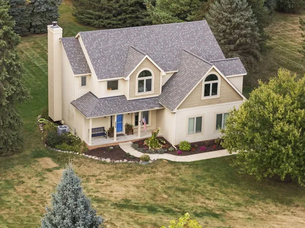 8988 E Stoneyfield Dr, Dexter, MI 48130