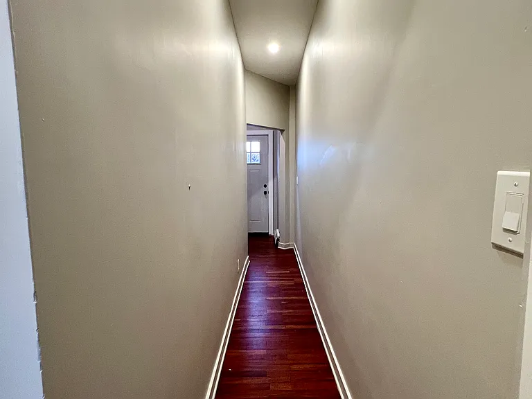 25 Whitman Ave — Photo 16