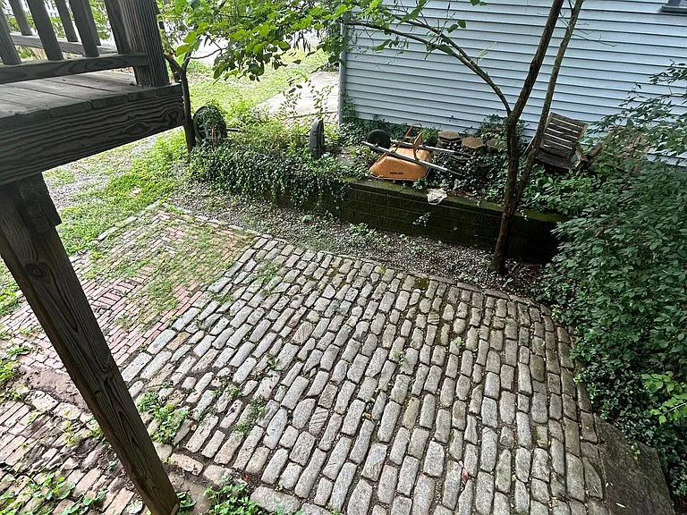 81 Spruce St NE — Photo 26