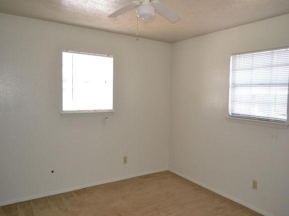 4th image of 2413 Jaguar Dr #C