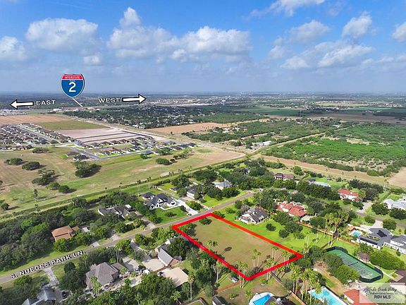 4th image of 144 S Nueces Park Ln