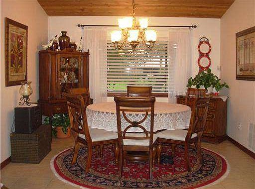4th image of 301 Haverlake Cir