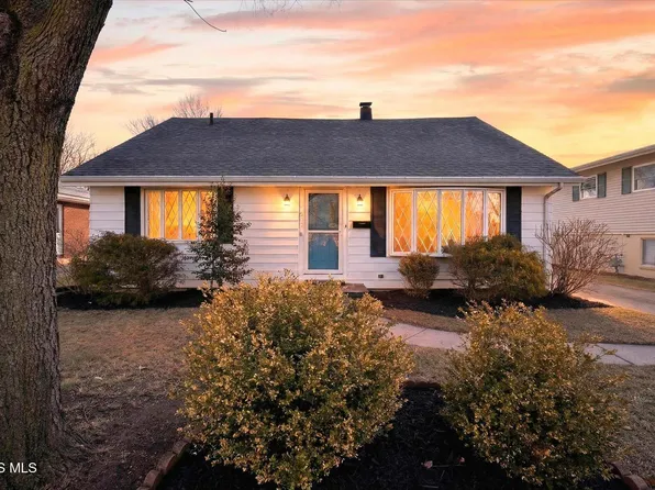 507 S Goodyear St, Oregon, OH 43616