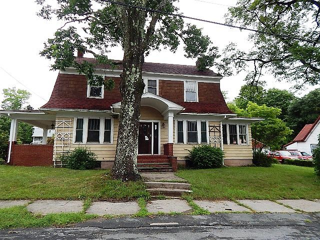 1st image of 208 Sprague Ave