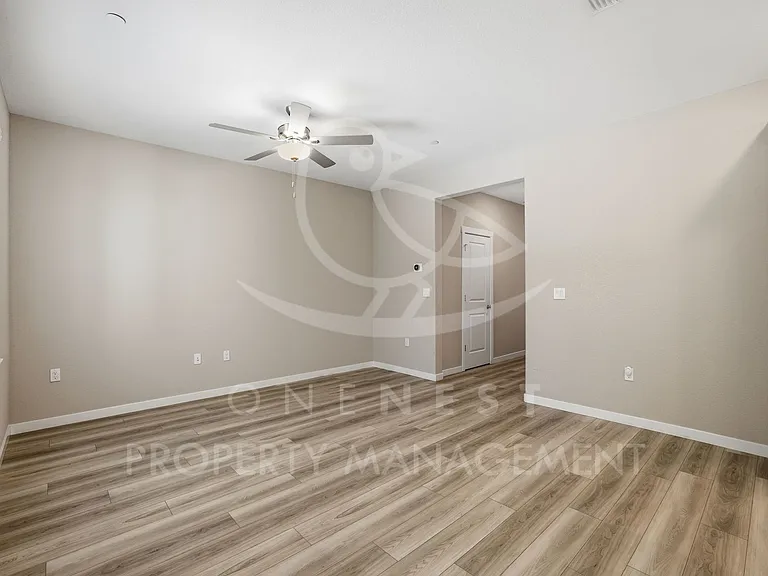 2279 Comstock Ln — Photo 6