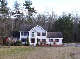 1 Hopkins St, Litchfield, NH 03052