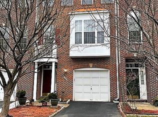 2524 Woodrow Wilson Dr, Herndon, VA 20171