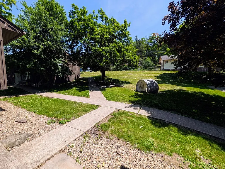 115 S Railroad St — Photo 8